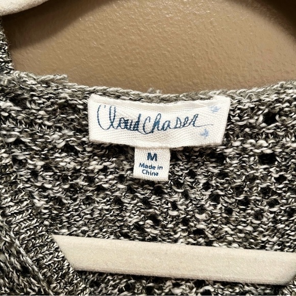 LIKE NEW Cloud Chaser Hooded Pullover - Picture 2 of 4